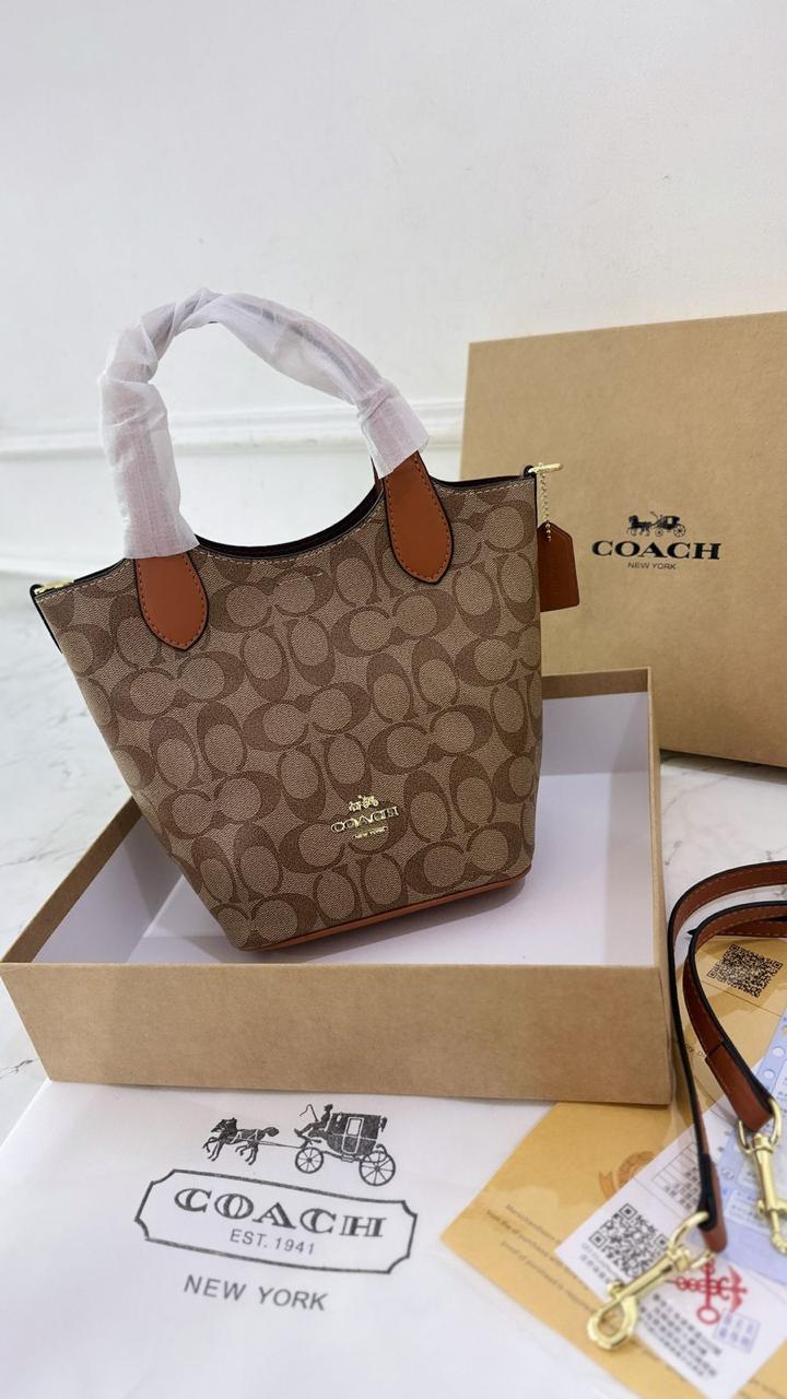 Coach Designer Crossbody Hannah Bucket bag