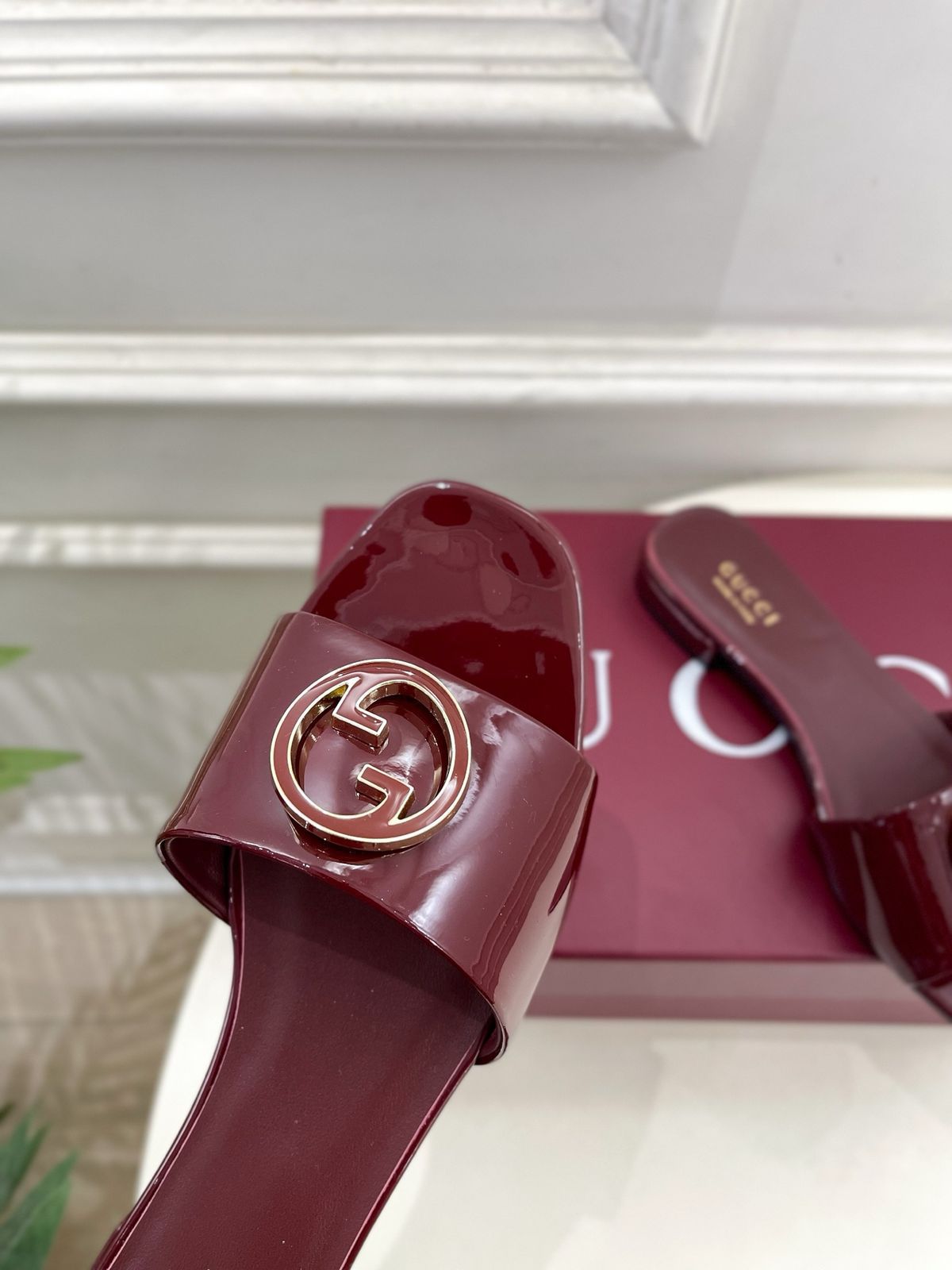 Gucci flats