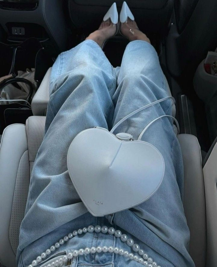 Alaia Pumps