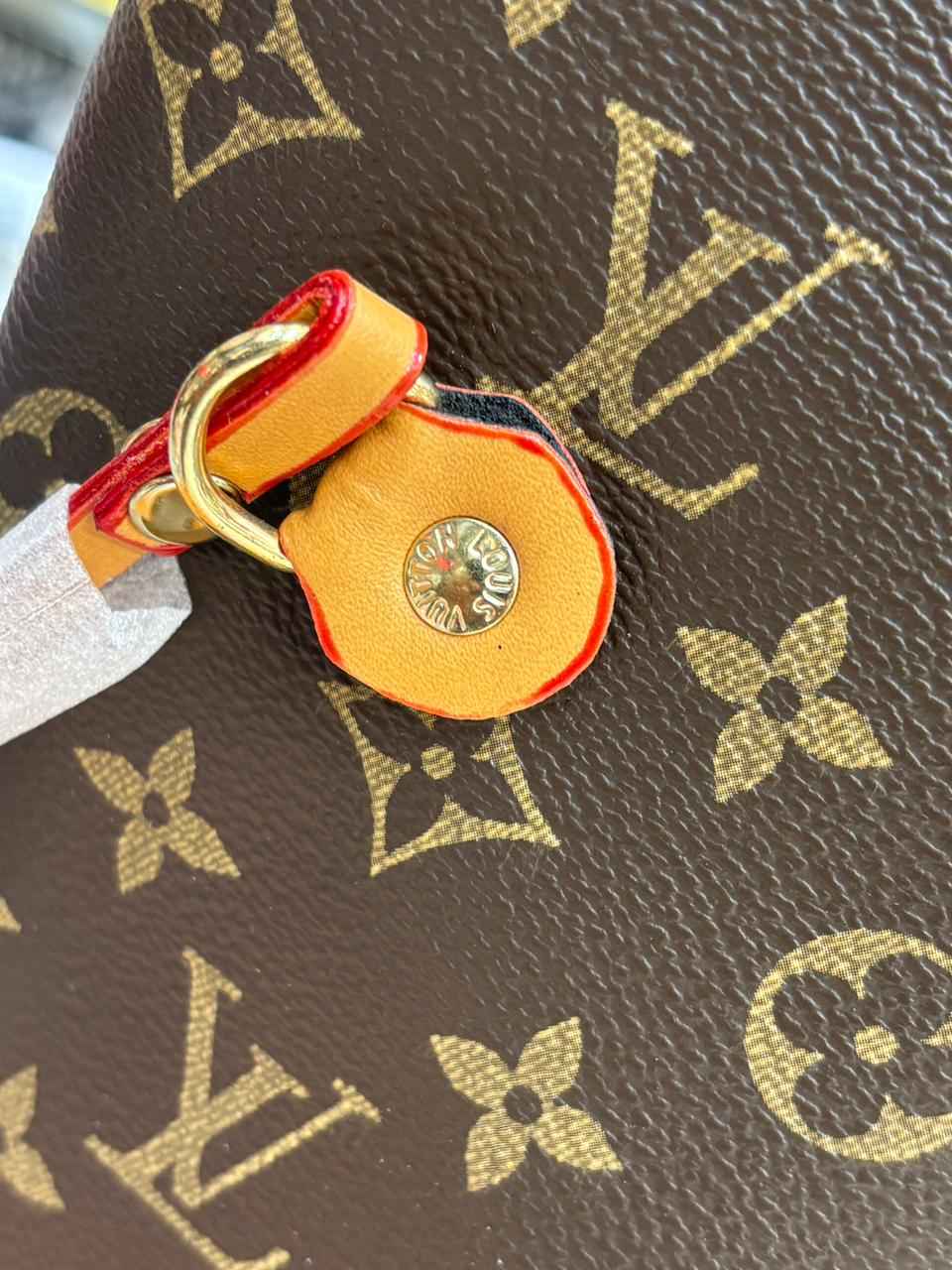 Luxury Louis Vuitton(lv) monogram  tote with pouch for women