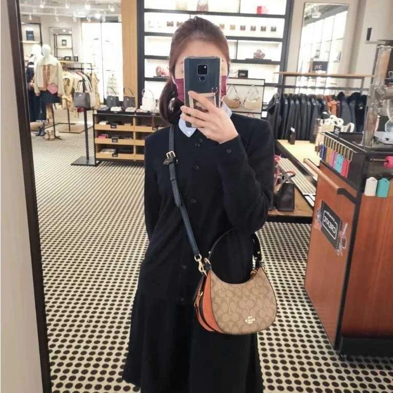 Coach medium hobo shoulder bag