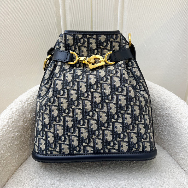 Dior bucket bag