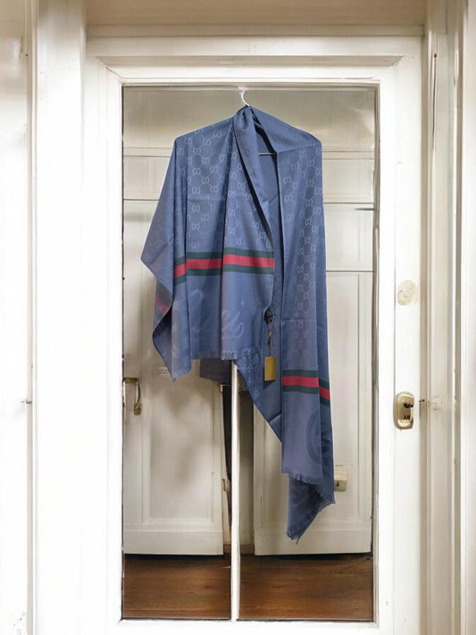 Gucci semi warm stole