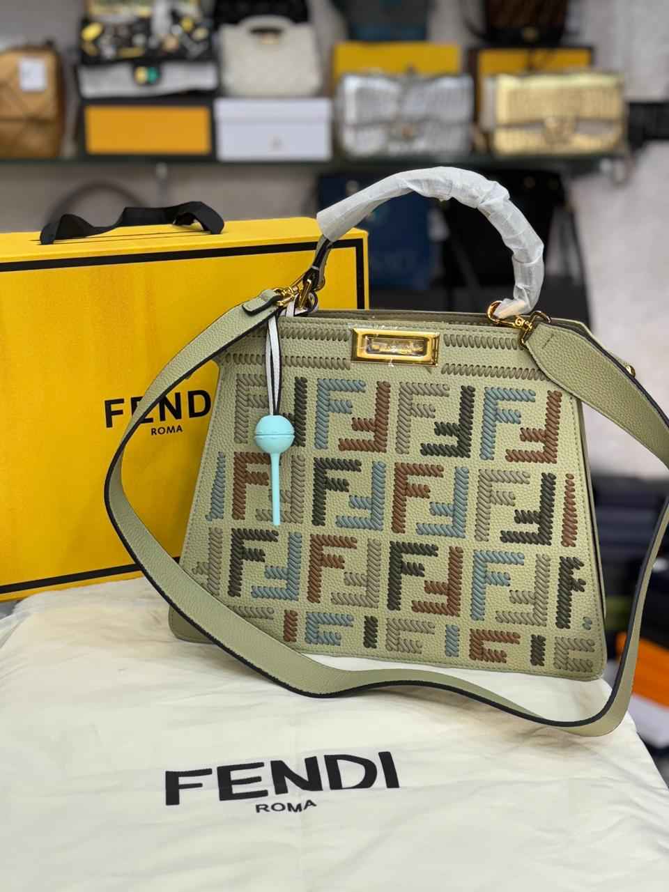 Luxury Fendi peekaboo in genuine leather next to original quality