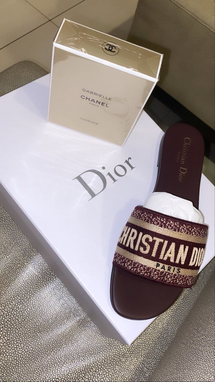 Dior flats