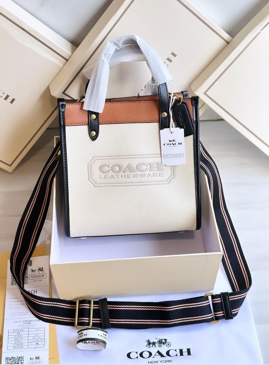 Coach Field vertical Tote Bag