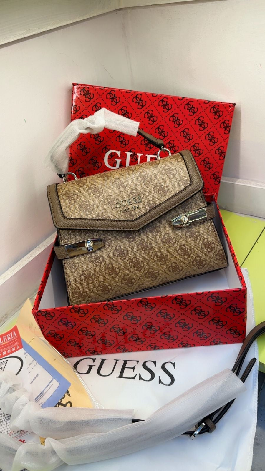 Guess zadie shoulder bag with top handle