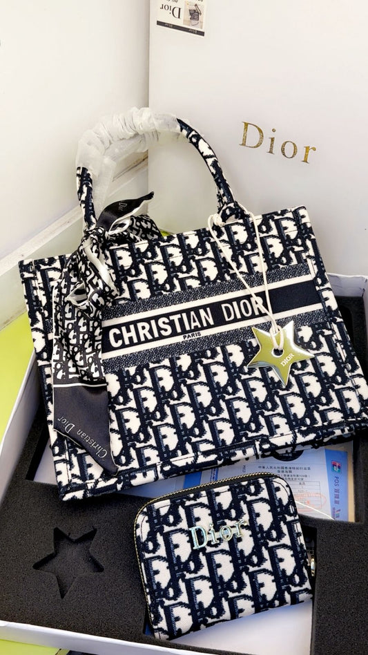 Dior book tote gift set