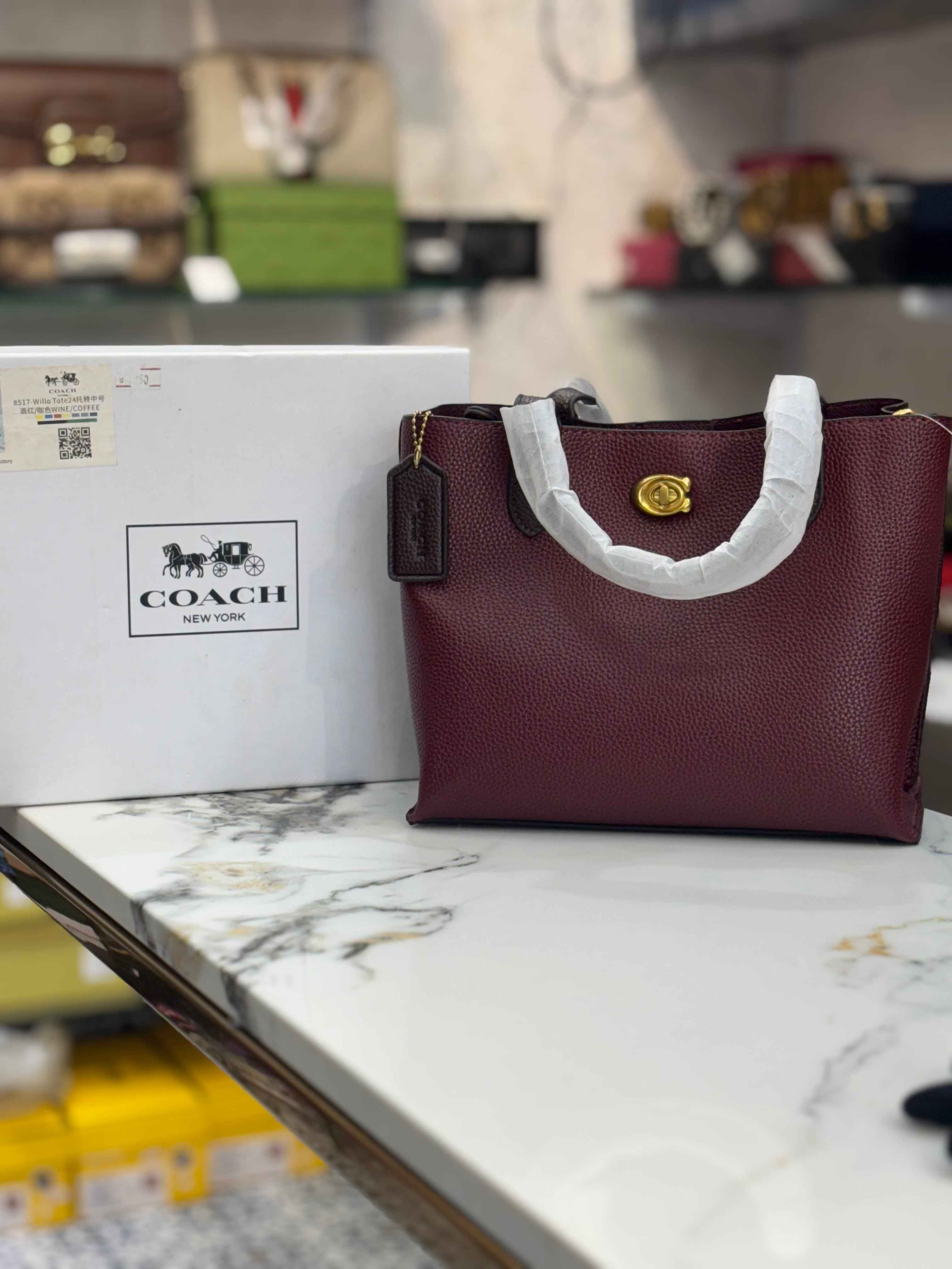 Coach willow tote bucket luxury bag with handle