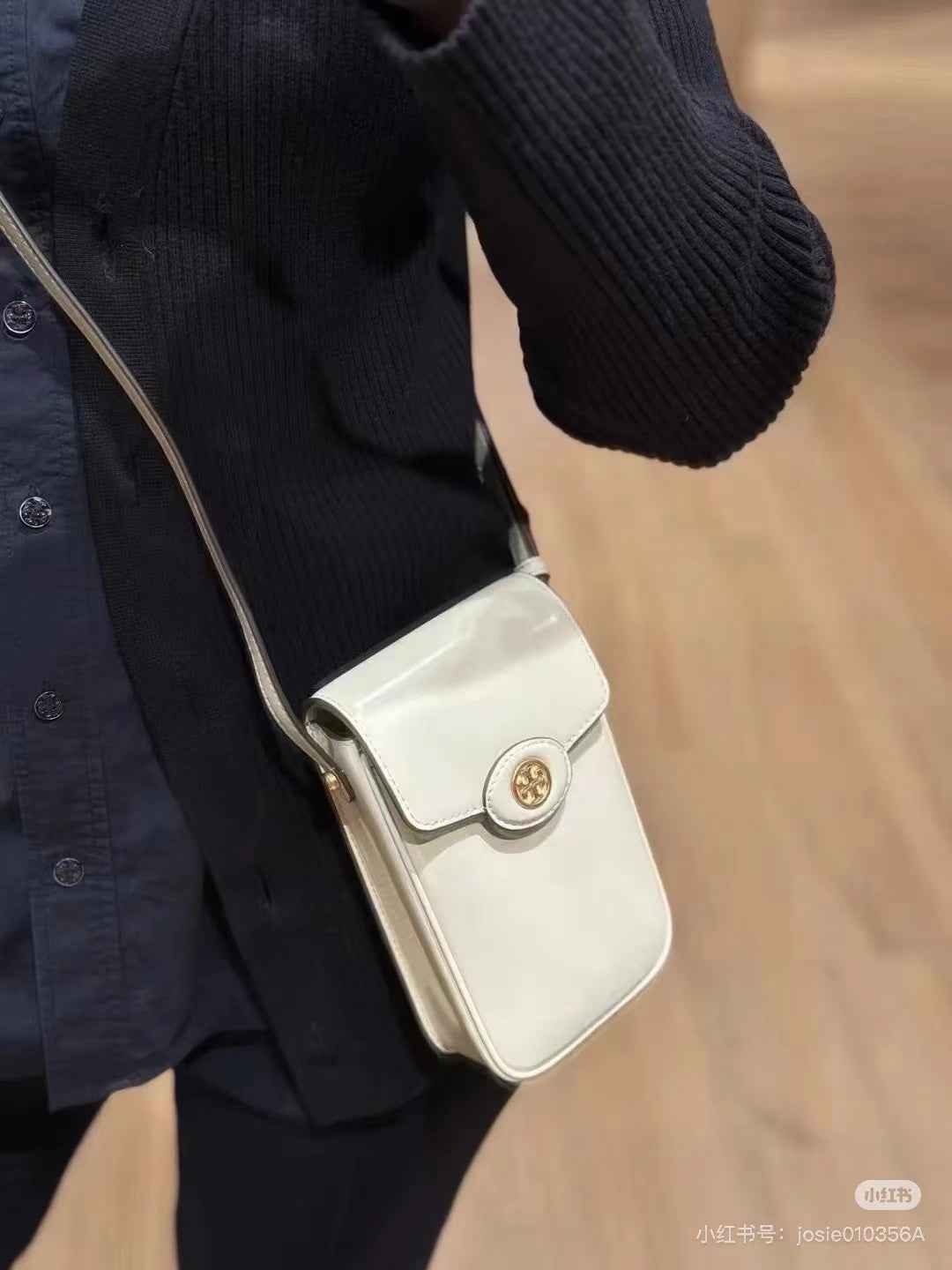 Tory Burch mobile sling