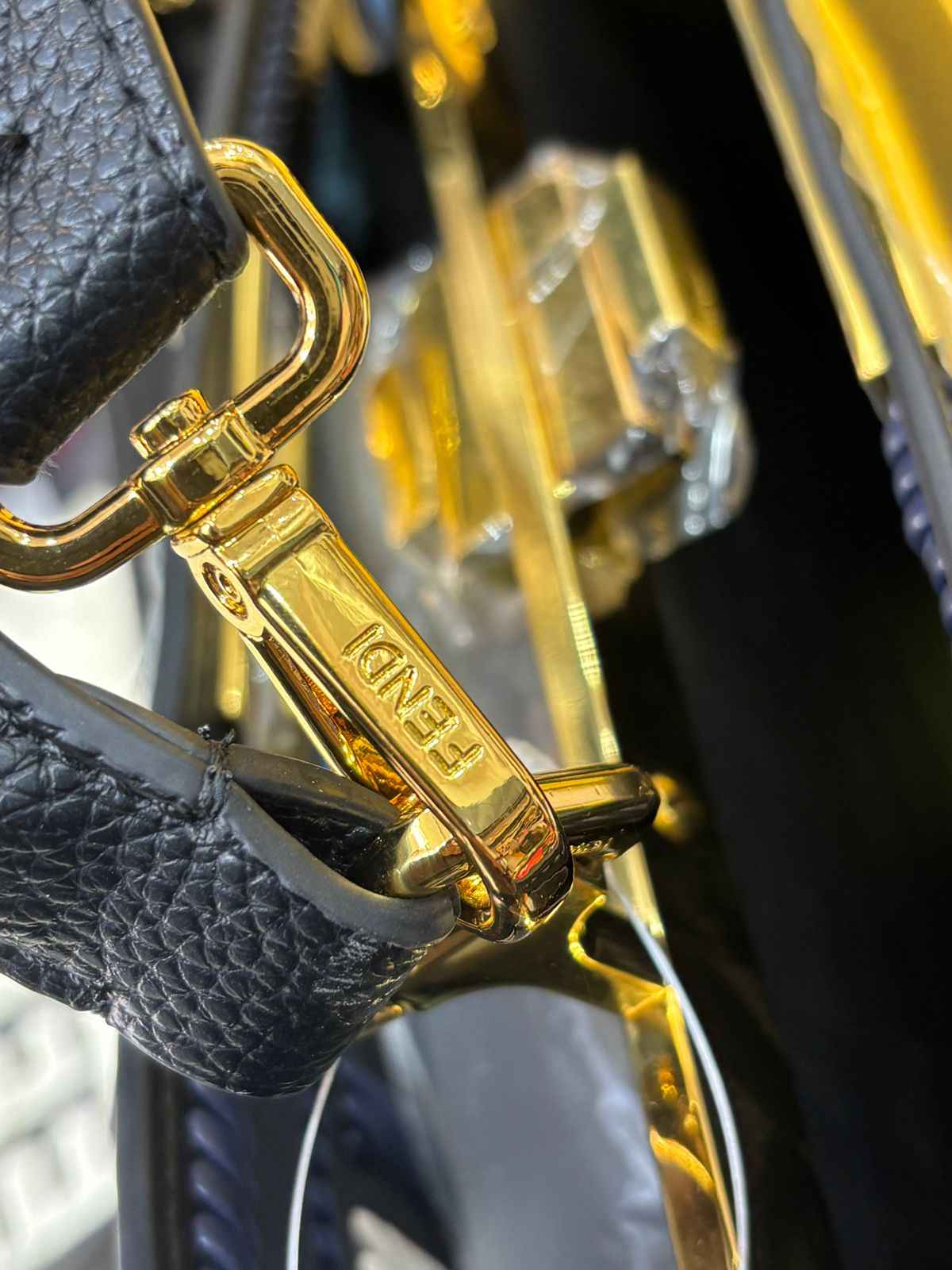 Luxury Fendi peekaboo in genuine leather next to original quality