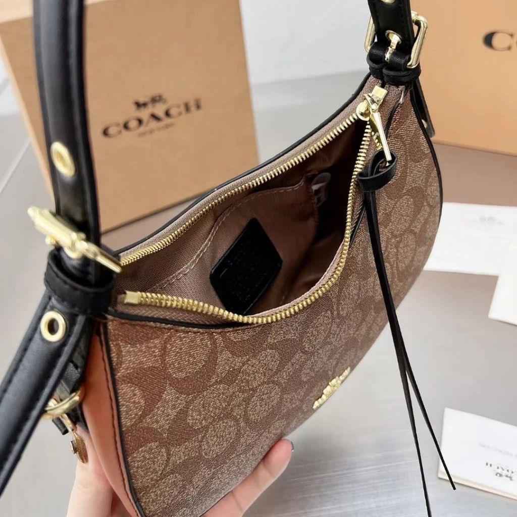 Coach medium hobo shoulder bag