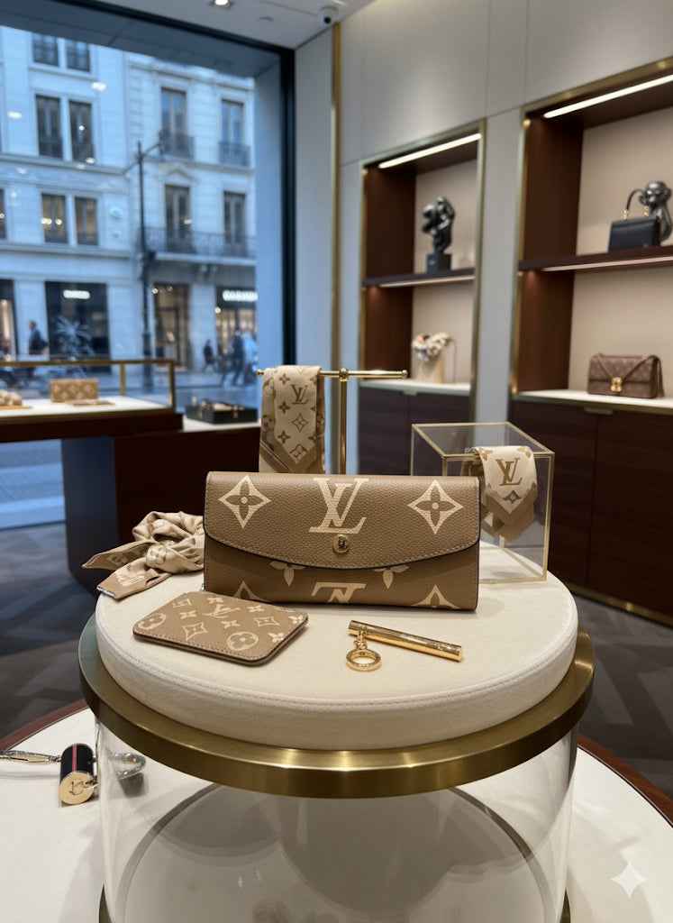 Louis Vuitton lv three fold wallet with card holder