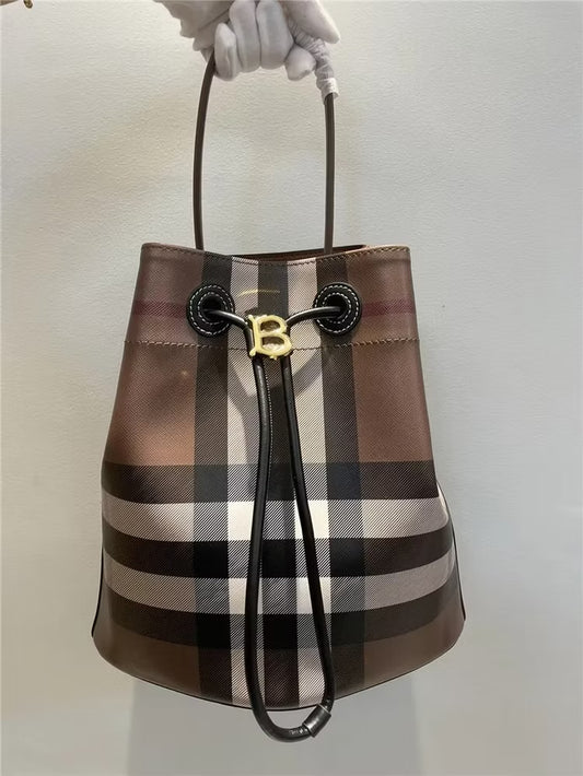 Burberry bucket bag