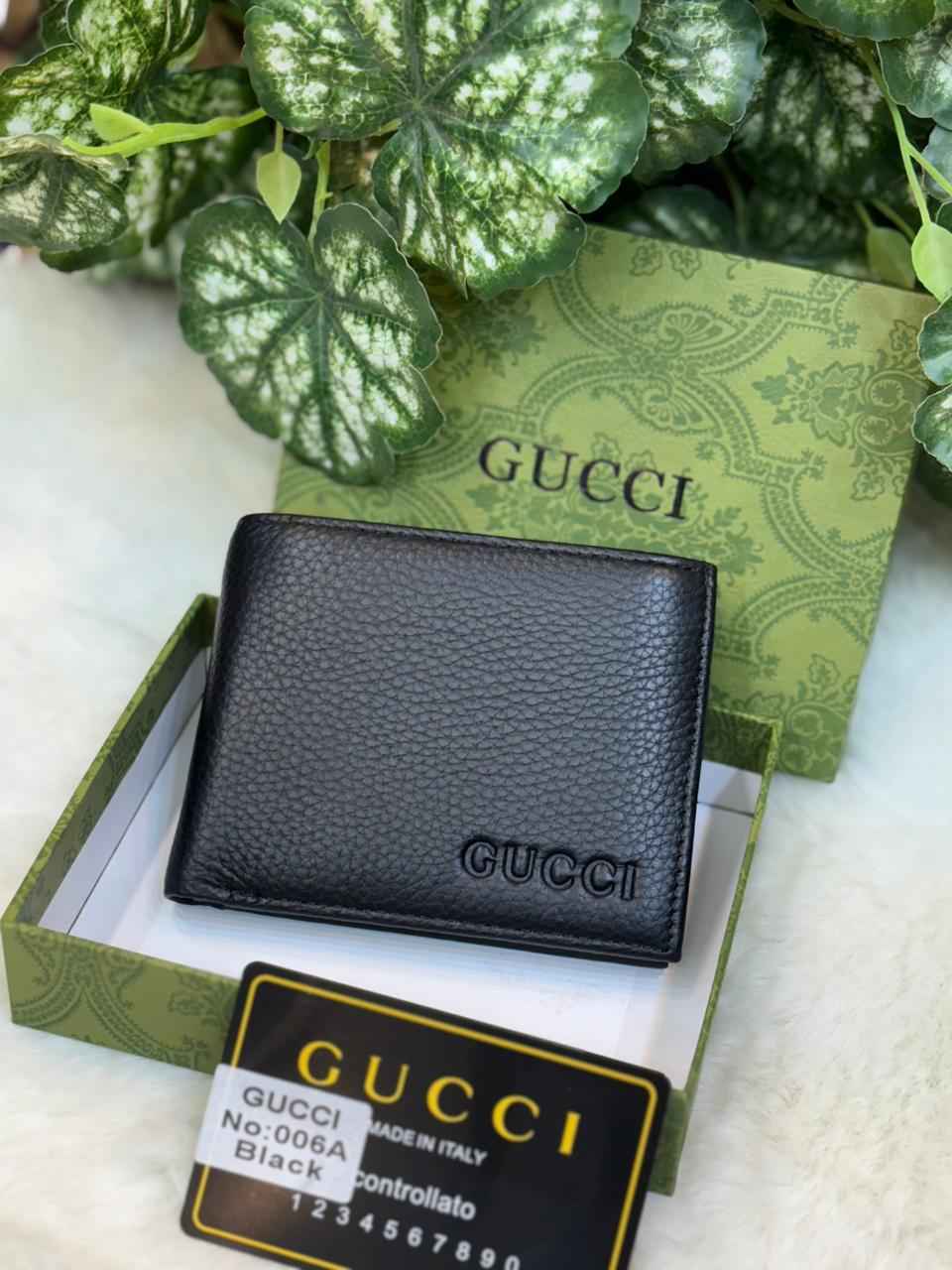 Gucci leather bi fold wallet for men in top notch leather(1)