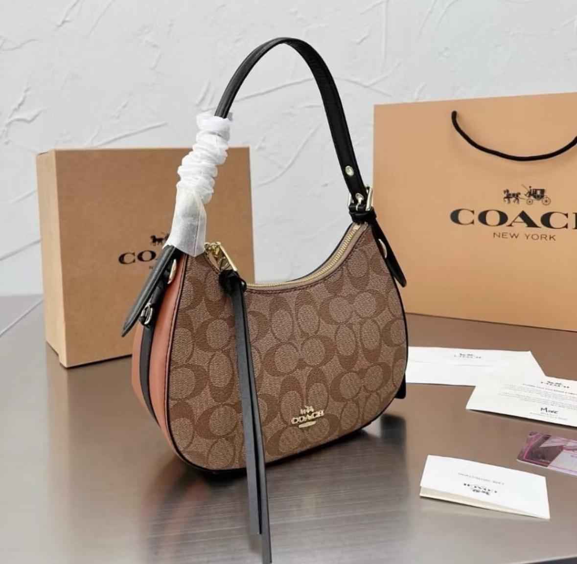 Coach medium hobo shoulder bag