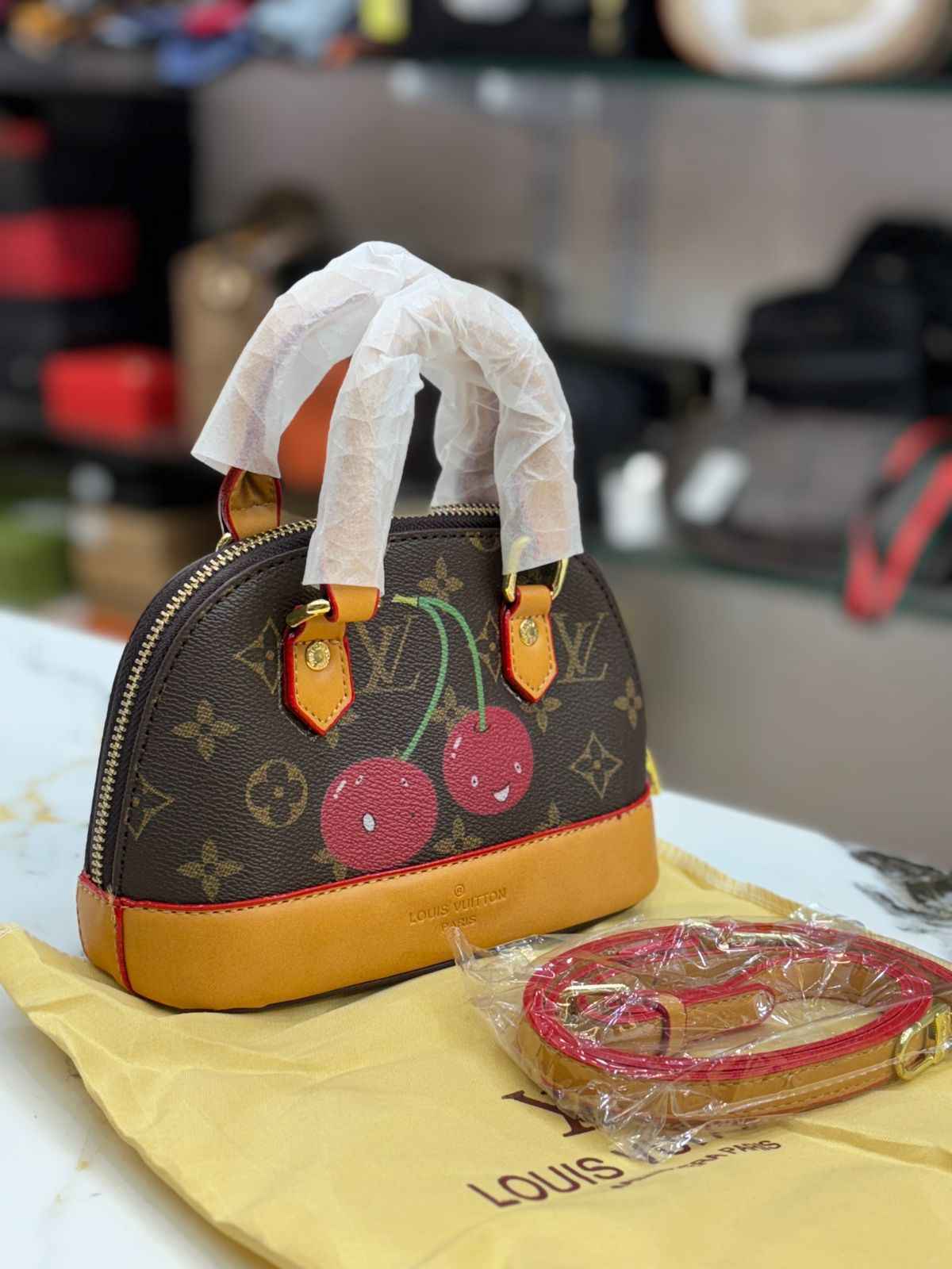 Lv (Louis Vuitton ) alma printed