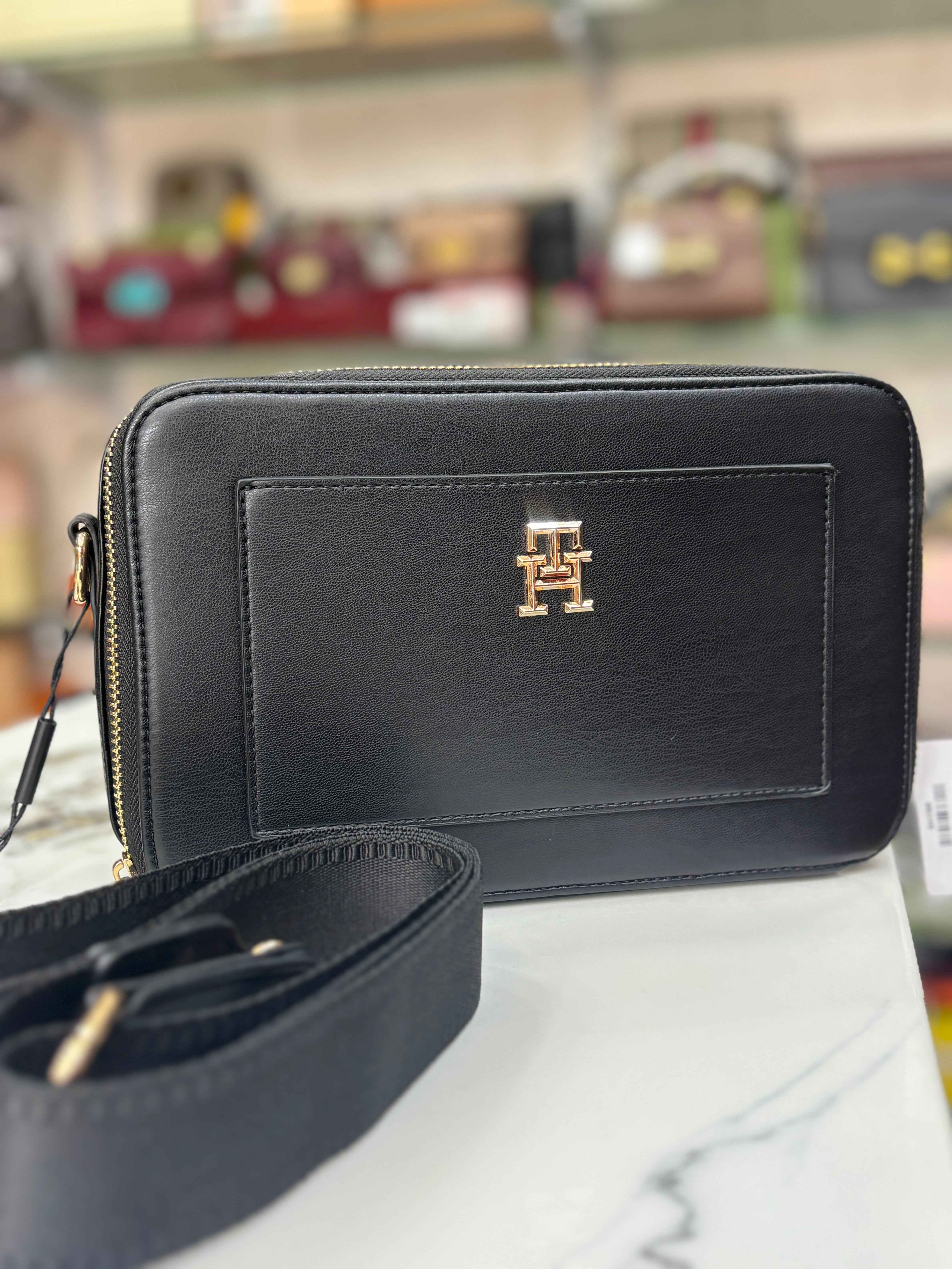 Tommy Hilfiger camera bag