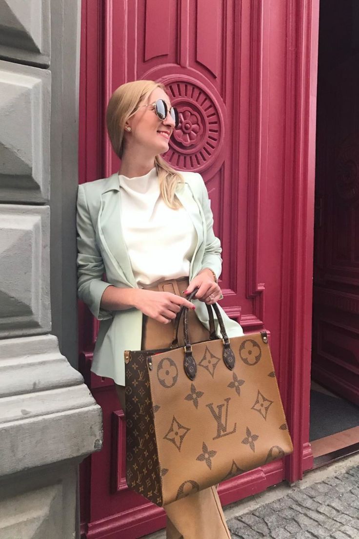 Louis Vuitton lv on the go tote
