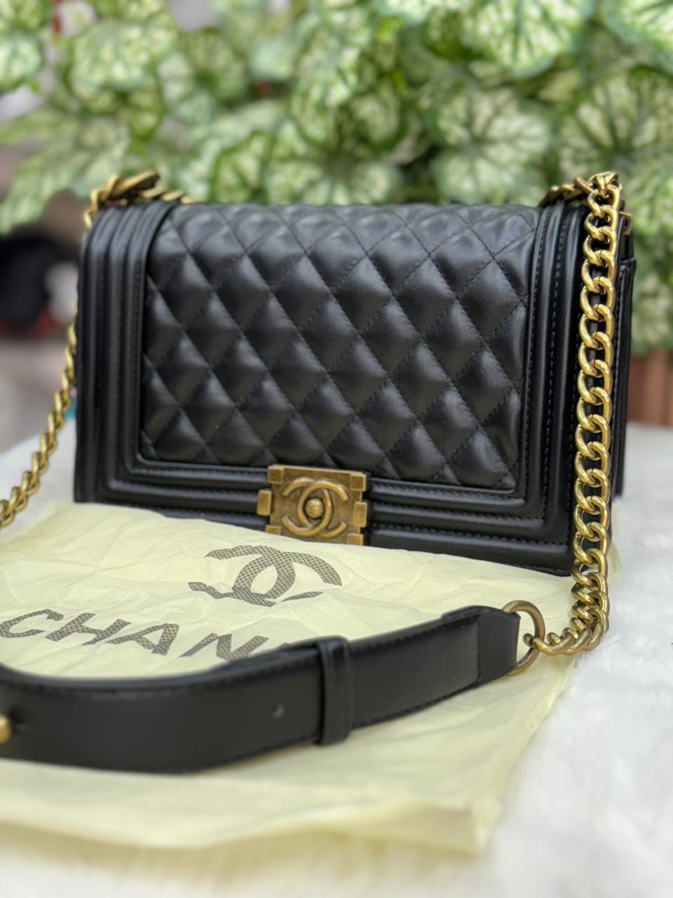 Luxury Chanel le boy