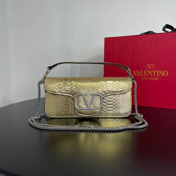 Valentino Garavani loco shoulder bag