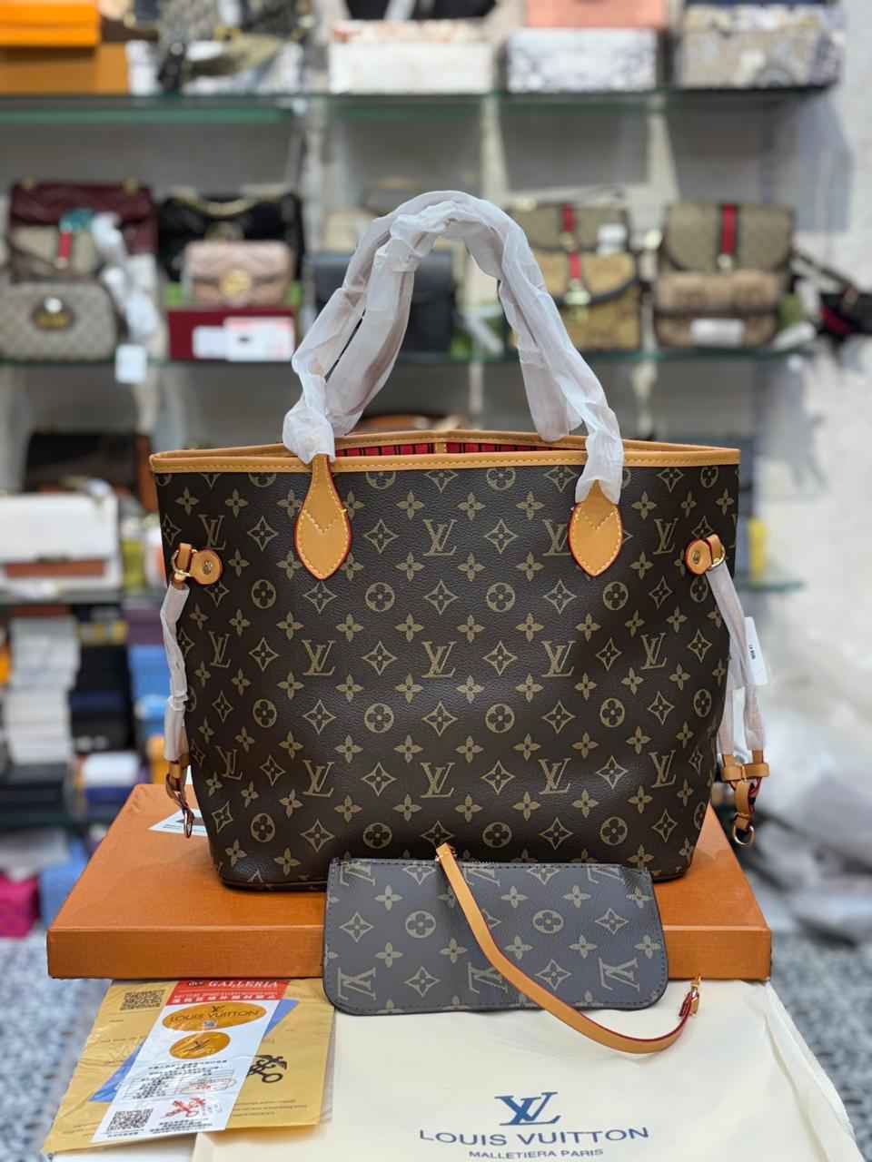 Luxury Louis Vuitton(lv) monogram  tote with pouch for women