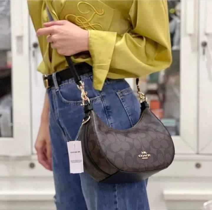 Coach medium hobo shoulder bag
