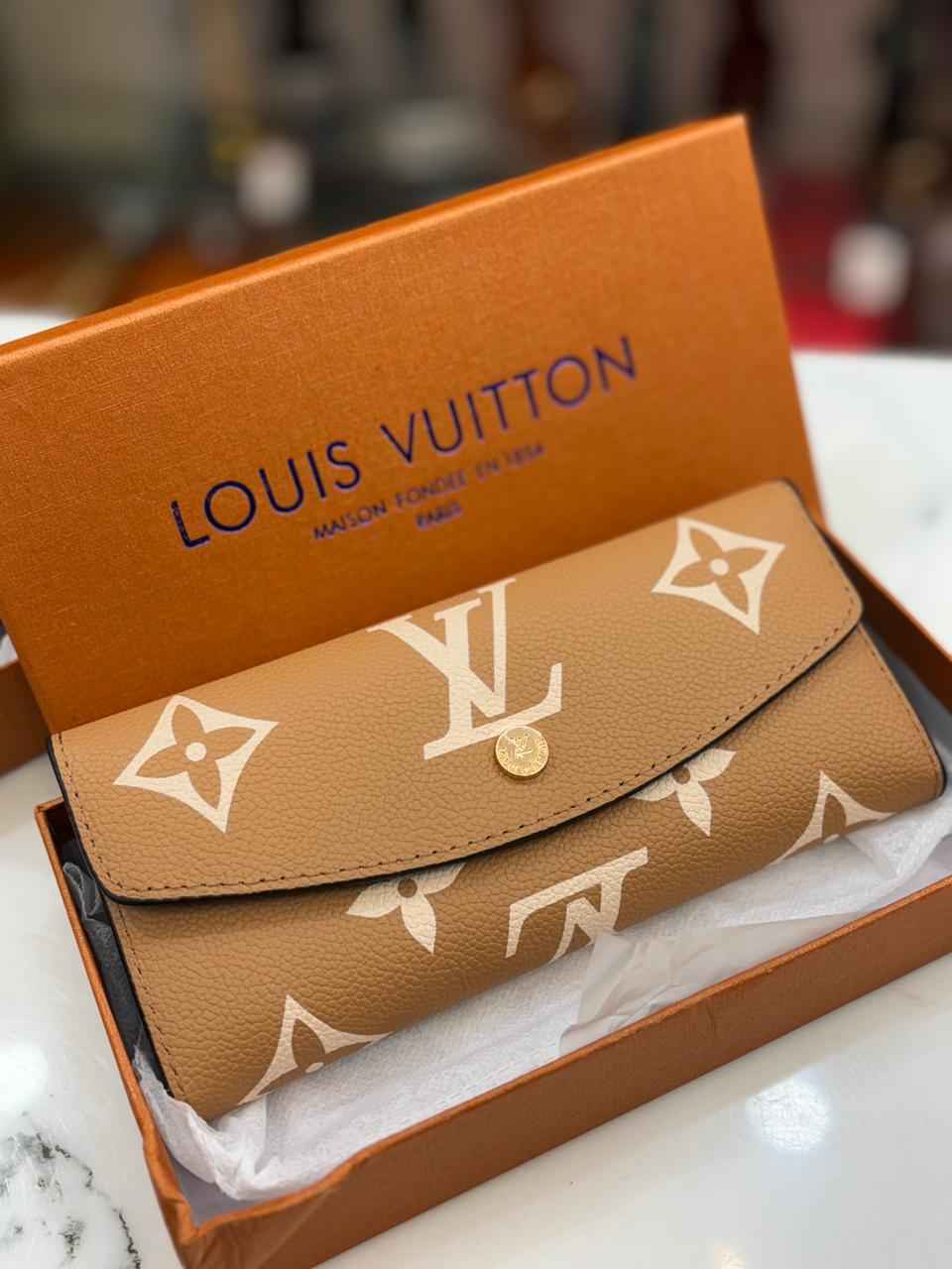 Louis Vuitton lv three fold wallet with card holder