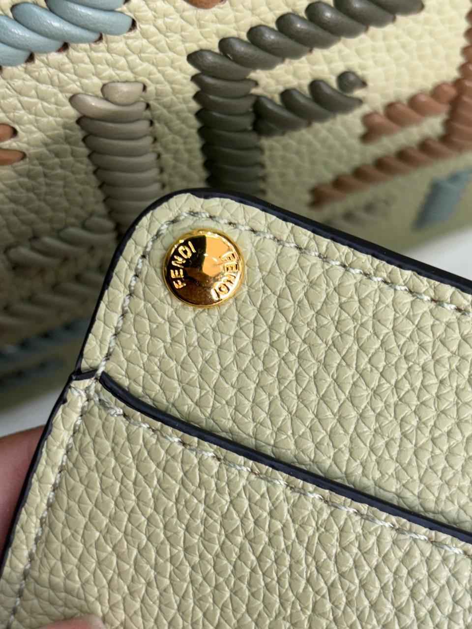 Luxury Fendi peekaboo in genuine leather next to original quality
