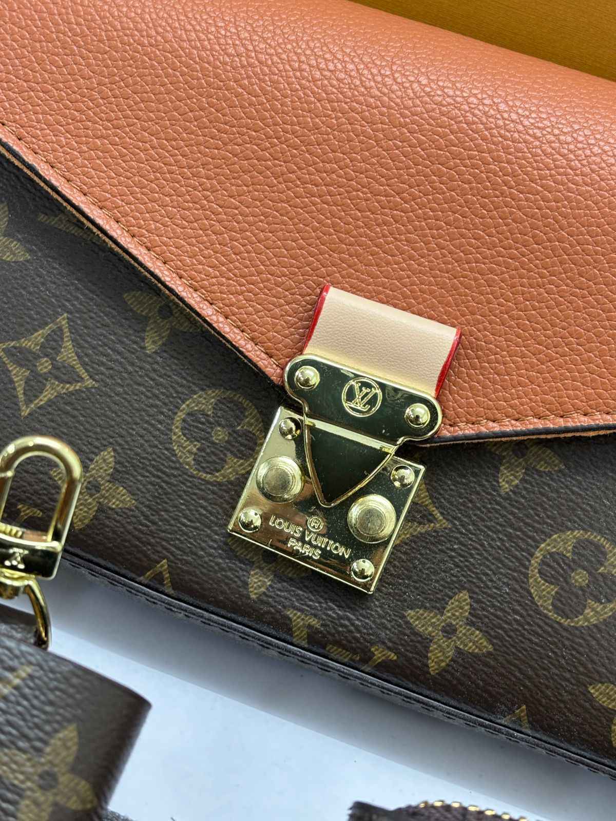Louis Vuitton (lv) gift set( 5 pcs set )