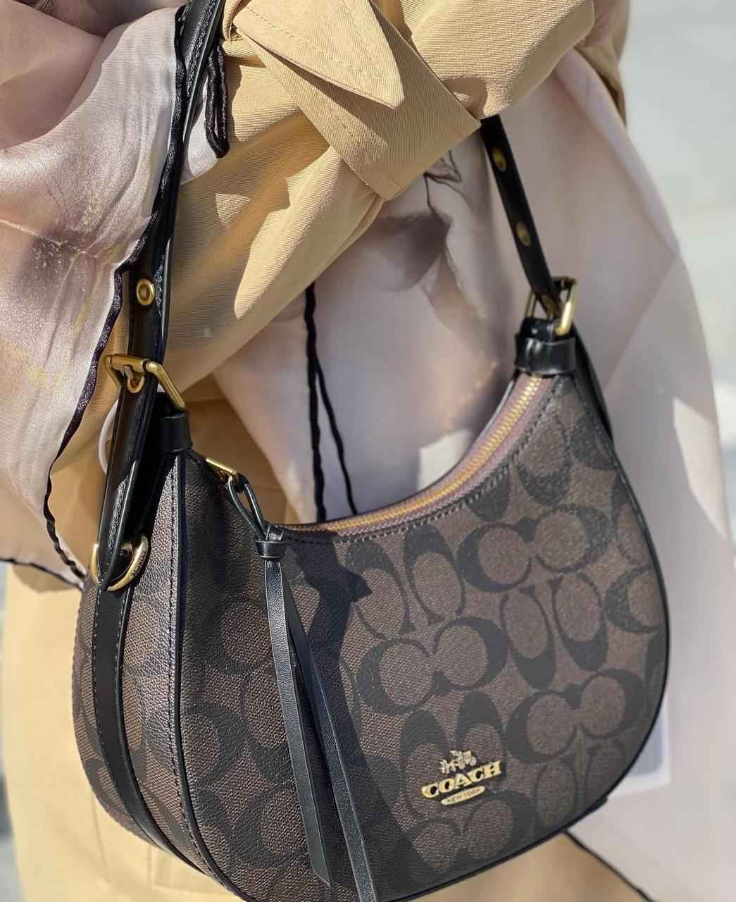 Coach medium hobo shoulder bag