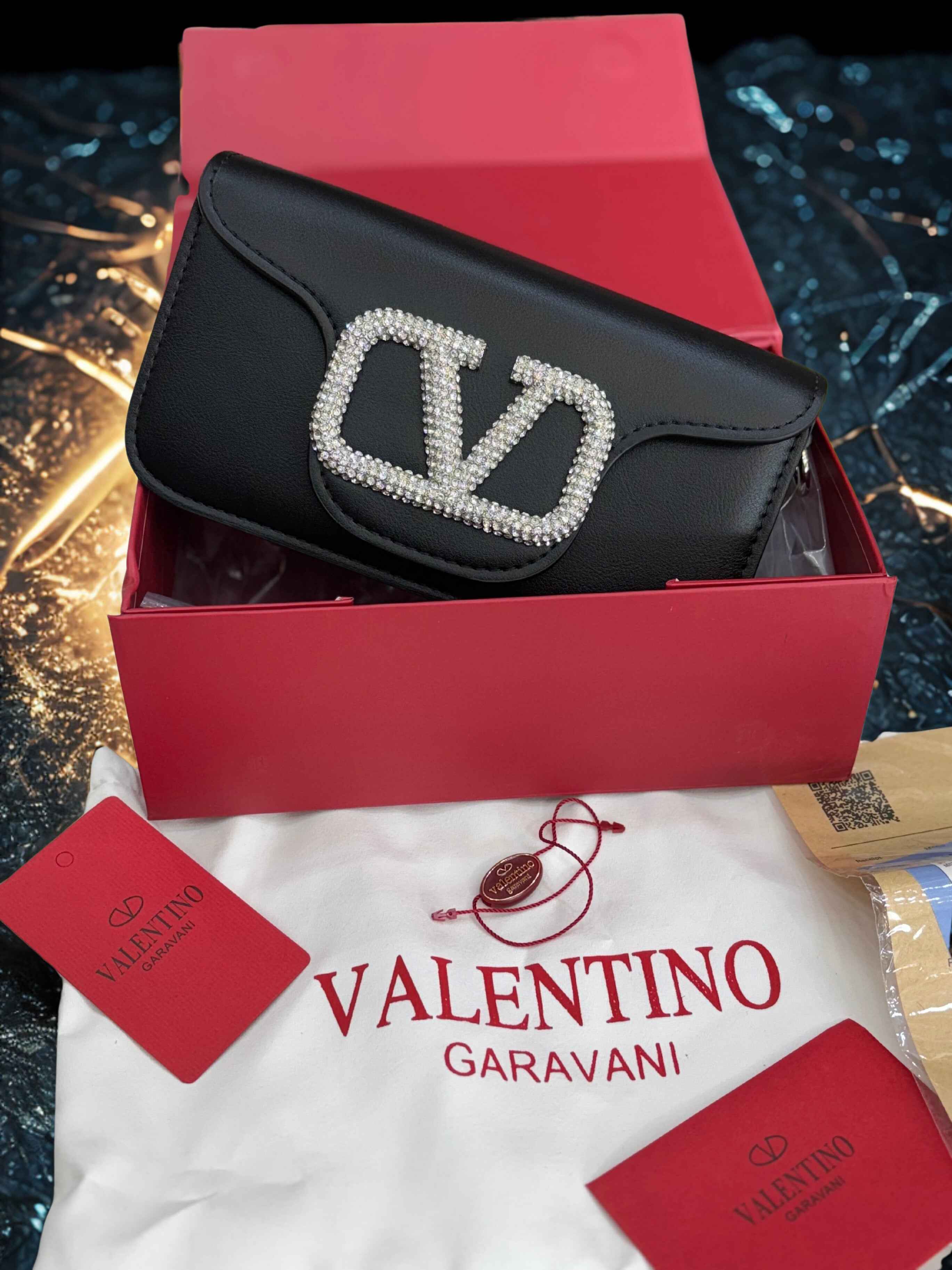 Valentino Garavani v logo shoulder bag