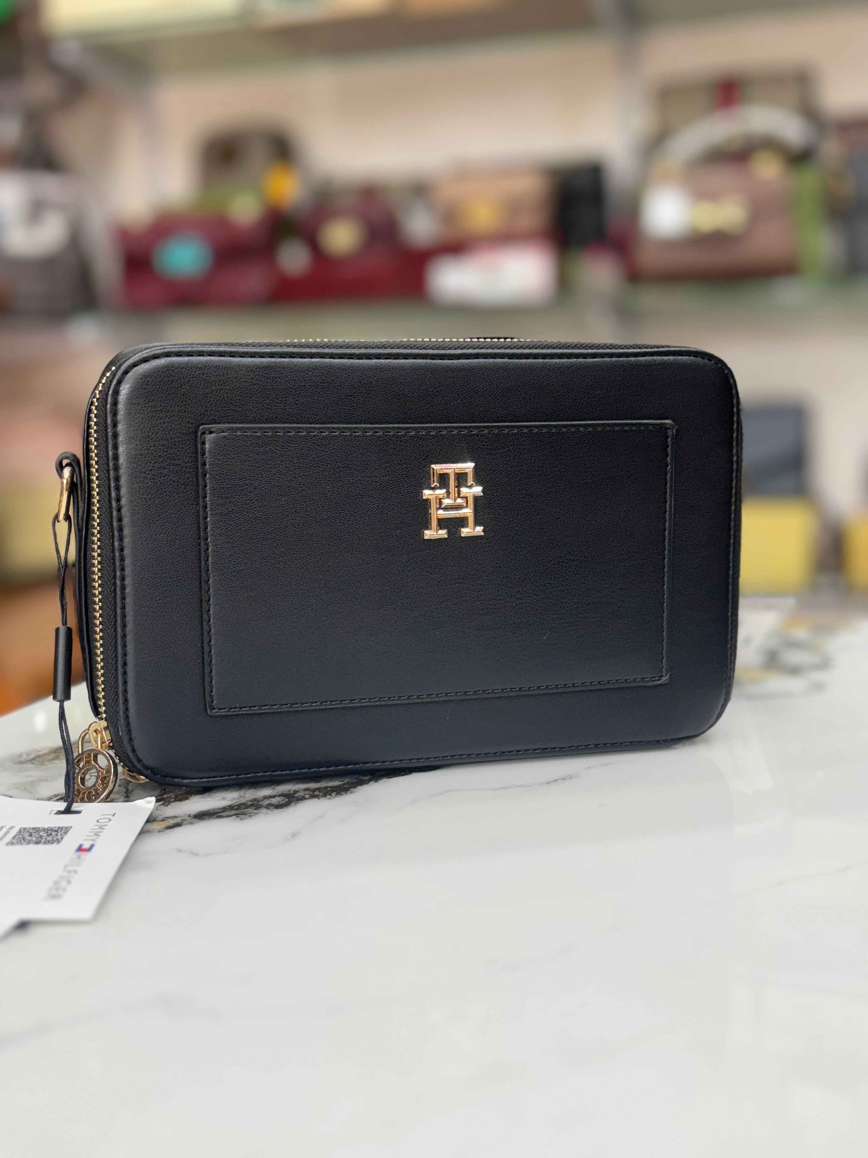 Tommy Hilfiger camera bag