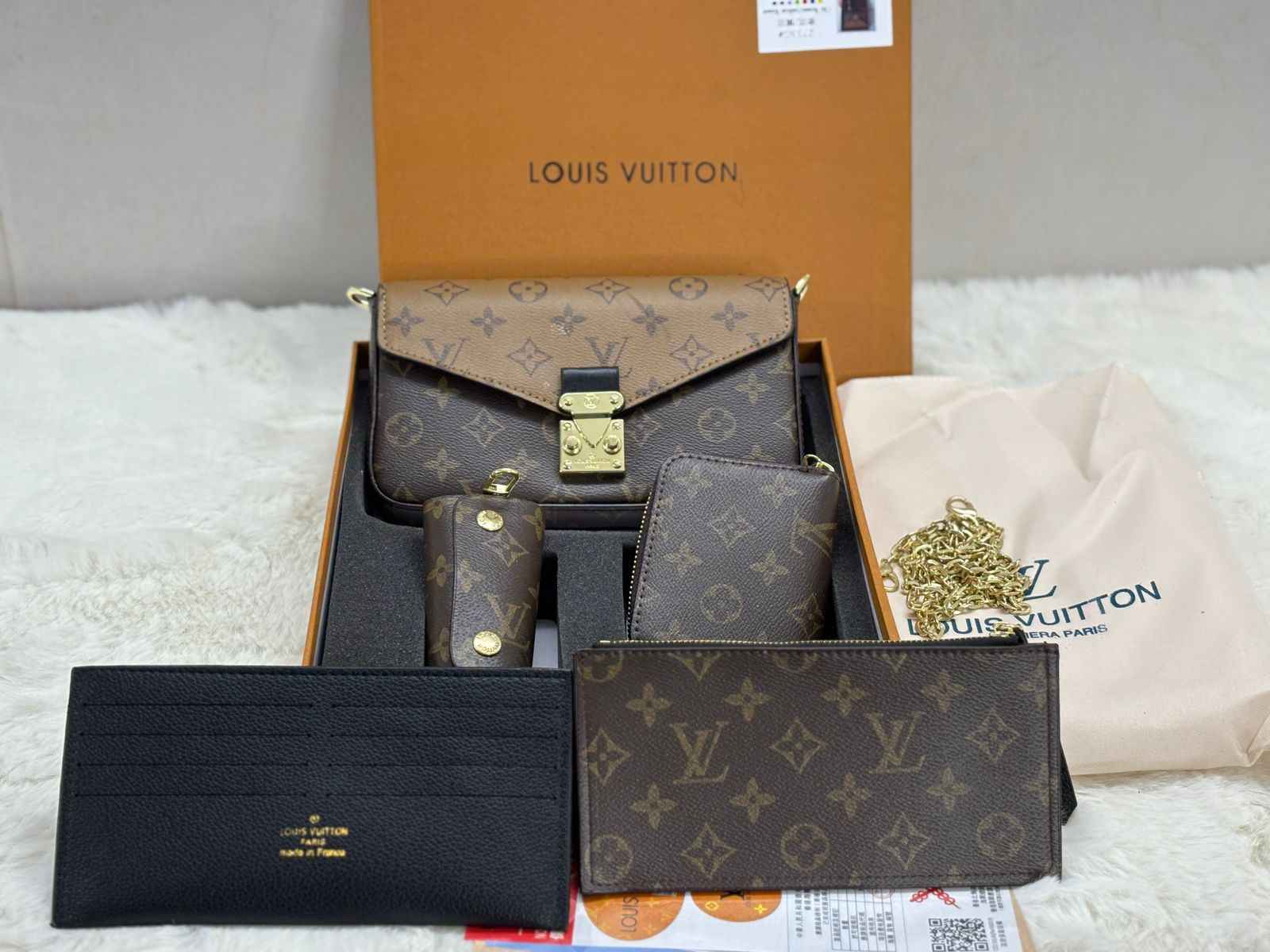 Louis Vuitton (lv) gift set( 5 pcs set )