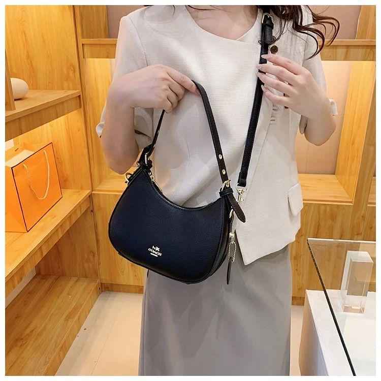 Coach medium hobo shoulder bag