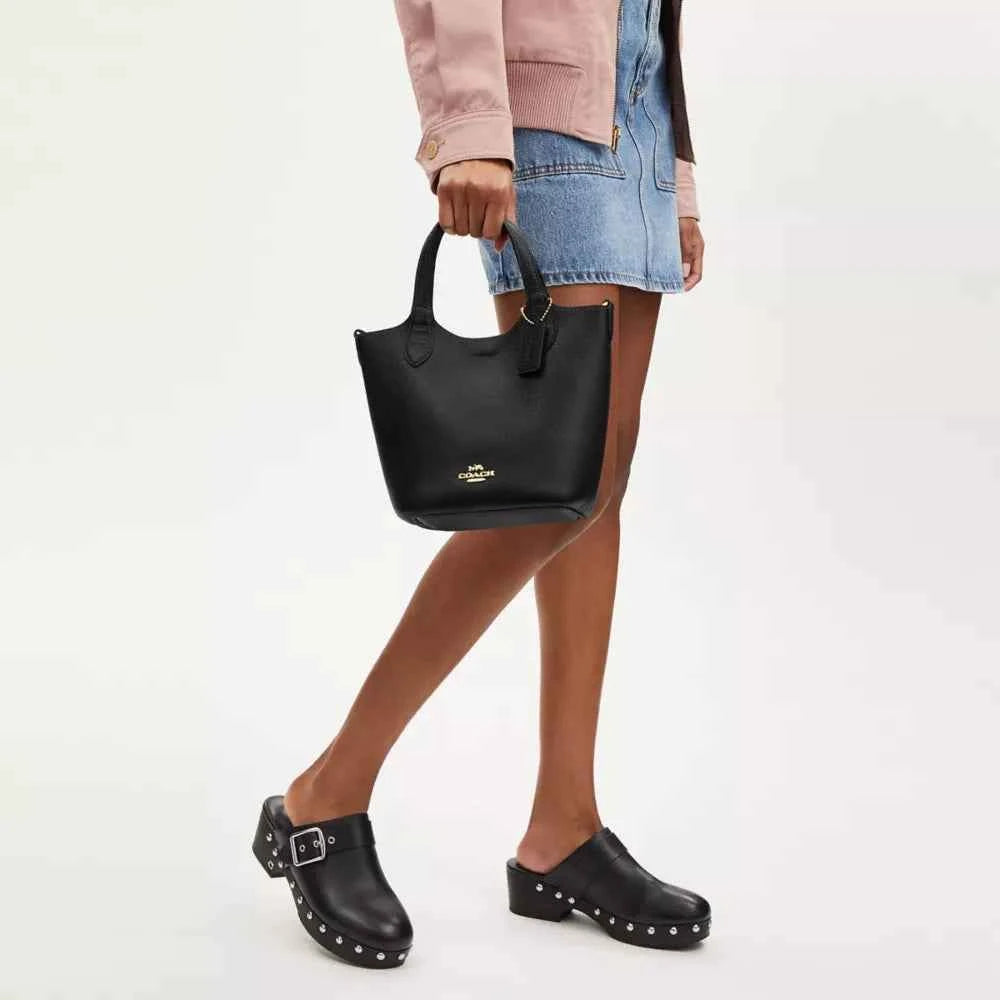 Coach Hannah bucket bag