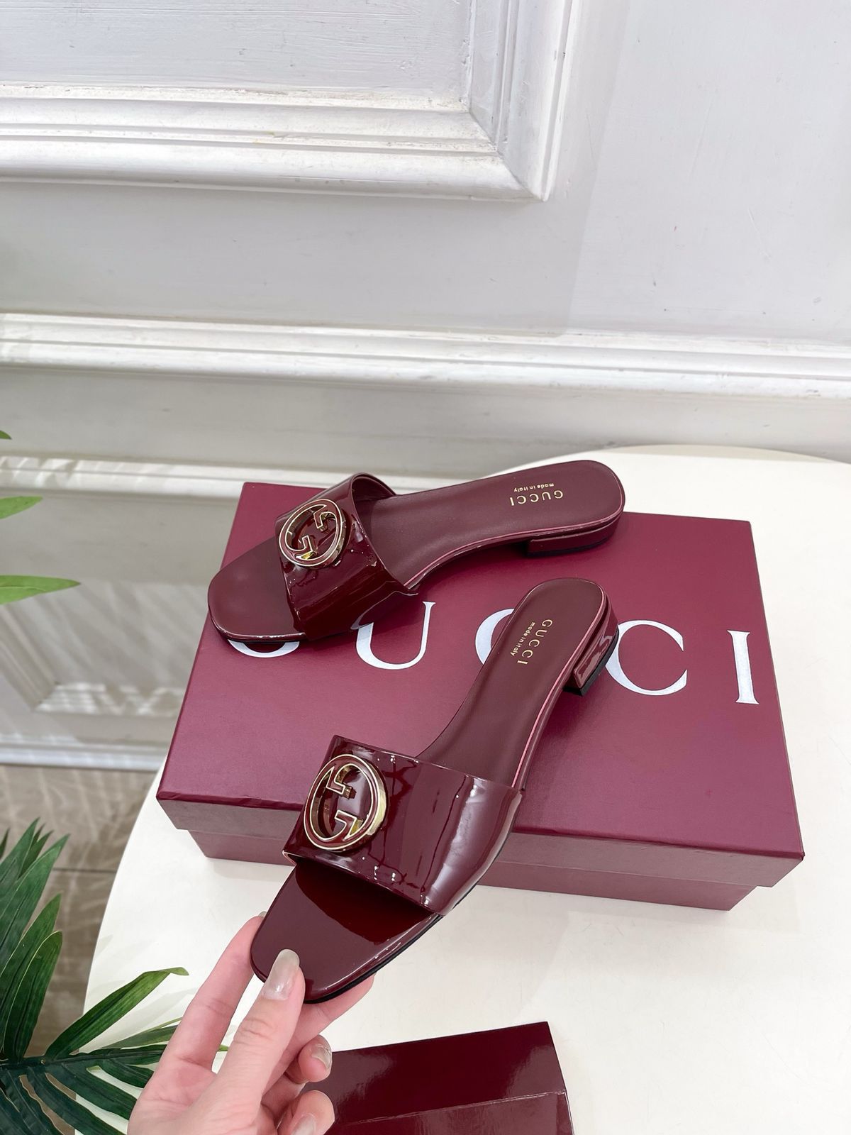 Gucci flats