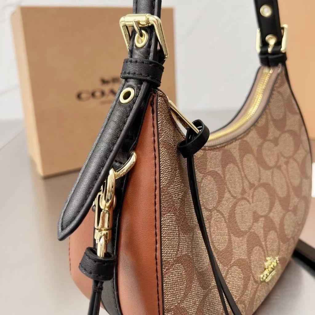 Coach medium hobo shoulder bag
