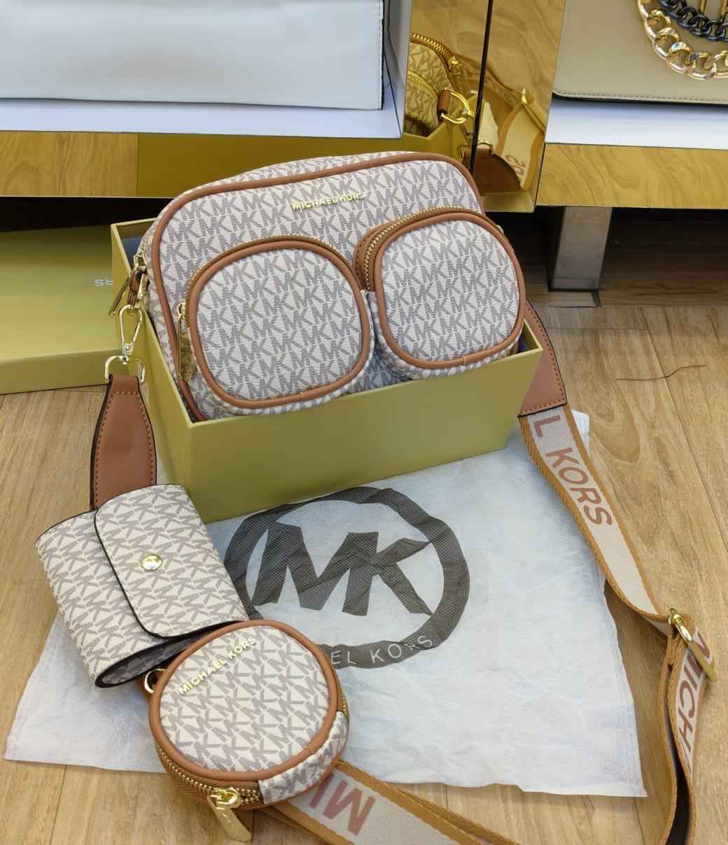 Michael kors jet set camera