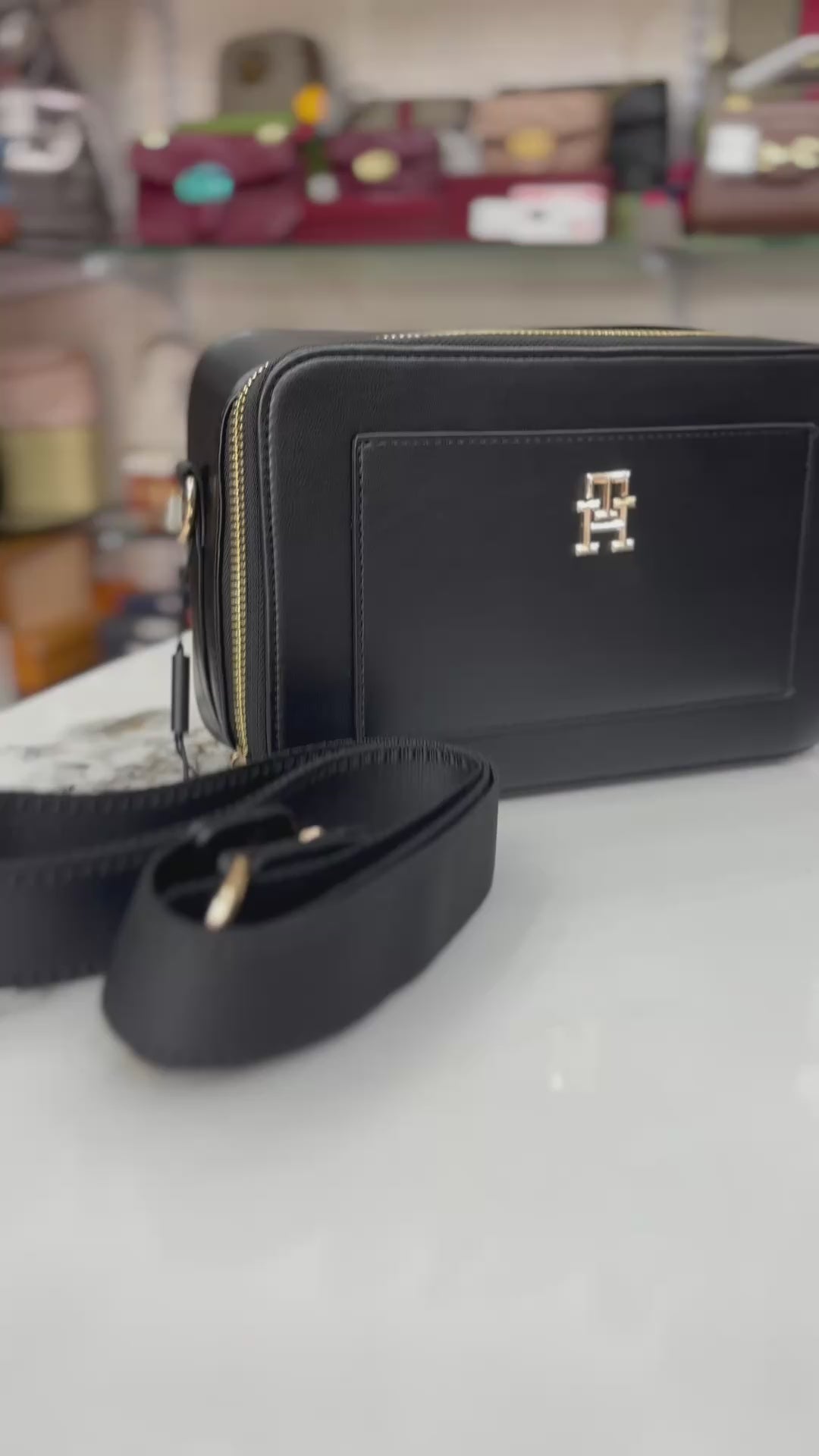 Luxury Tommy Hilfiger camera bag for unisex